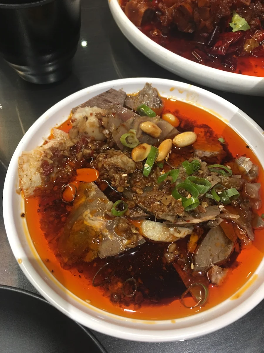 spicy beef tendon and beef brisket pot 麻辣牛一锅